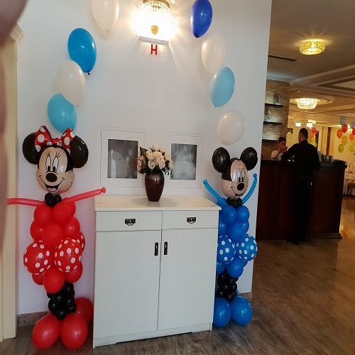 Mickey & Minnie decor candy bar